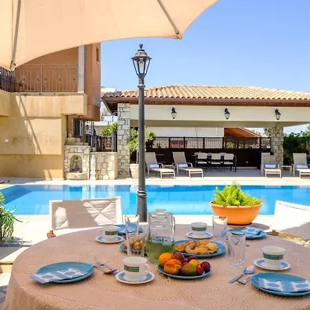 Traditional House Village Ayvaryara