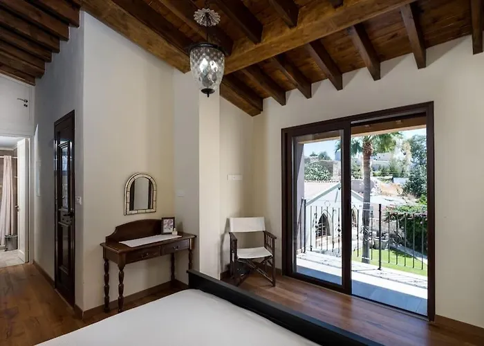 Traditional House Village Ayvaryara