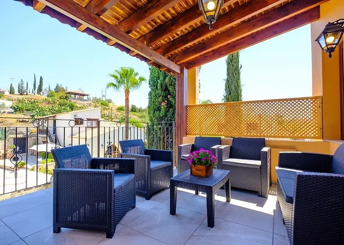 Traditional House Village 빌라 Ayvaryara