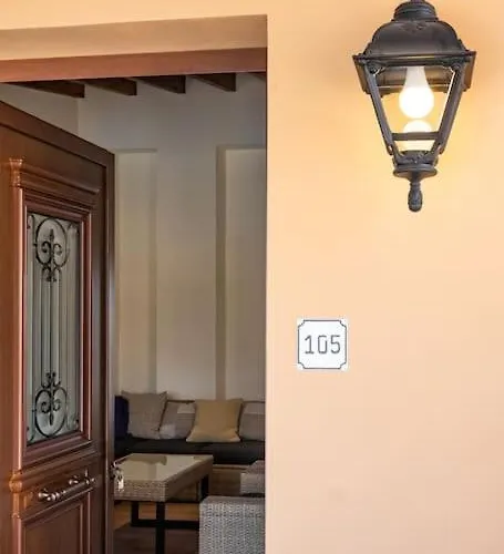 فيلة Traditional House Village Ayvaryara