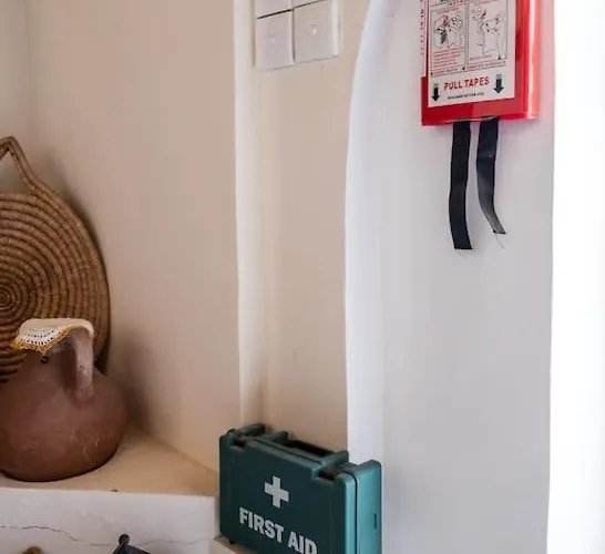 فيلة Traditional House Village Ayvaryara