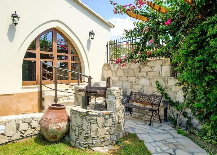 فيلة Traditional House Village Ayvaryara