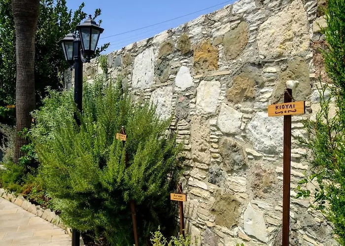 فيلة Traditional House Village