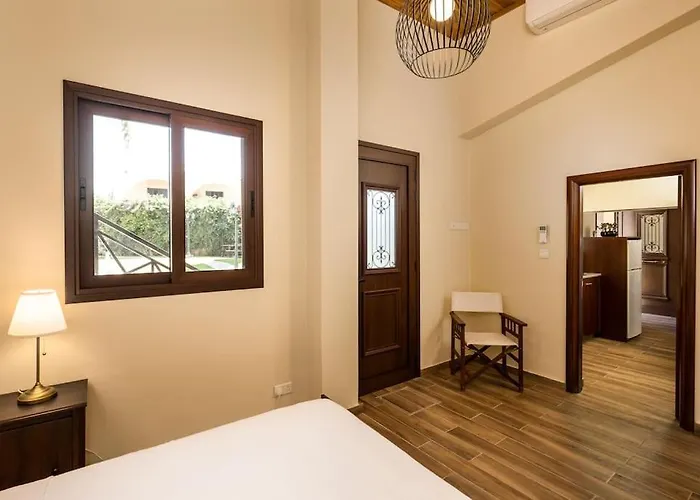 فيلة Traditional House Village Ayvaryara