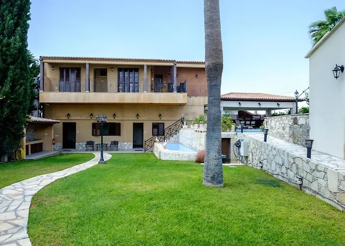 Traditional House Village فيلة